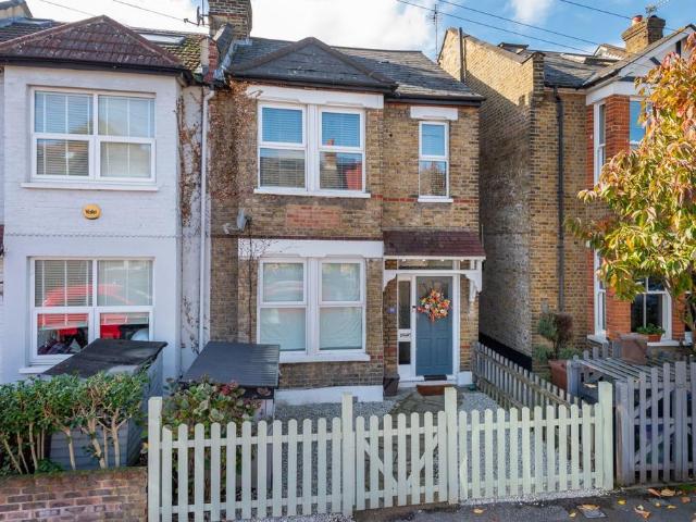2 bedroom end of terrace house for sale