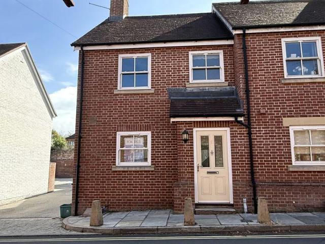 2 bedroom end of terrace house for sale