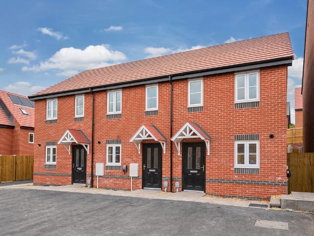 2 bedroom end of terrace house for sale