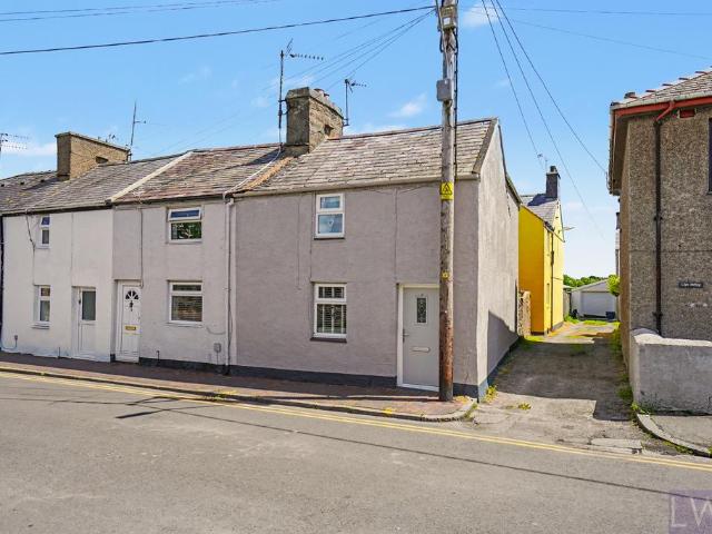2 bedroom end of terrace house for sale
