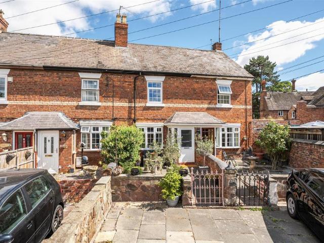 2 bedroom end of terrace house for sale