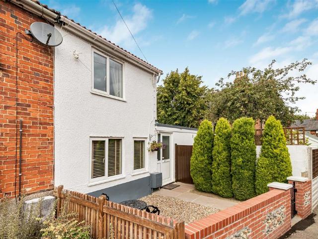 2 bedroom end of terrace house for sale