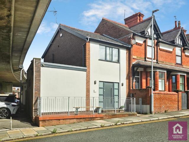 2 bedroom end of terrace house for sale