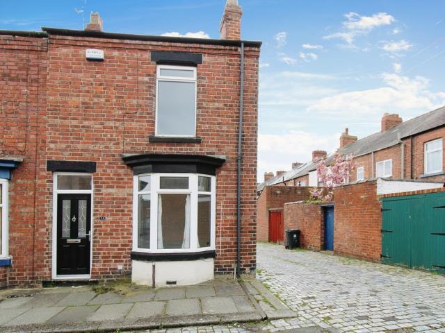 2 bedroom end of terrace house for sale