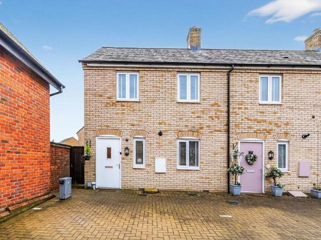 2 bedroom end of terrace house for sale