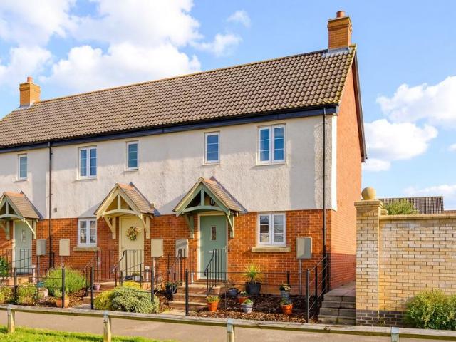 2 bedroom end of terrace house for sale