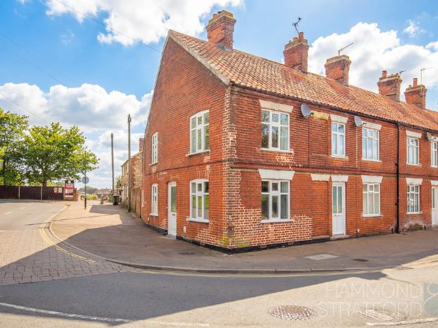 2 bedroom end of terrace house for sale