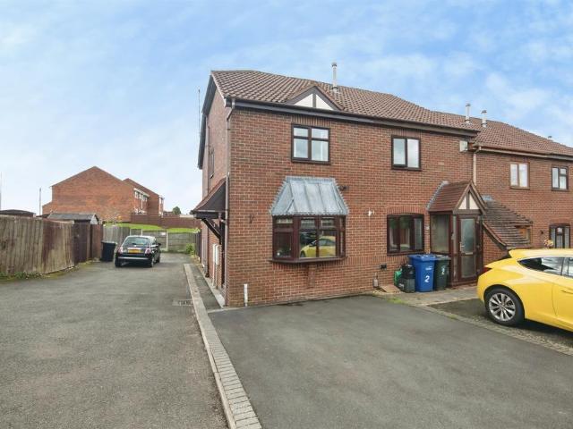 2 bedroom end of terrace house for sale