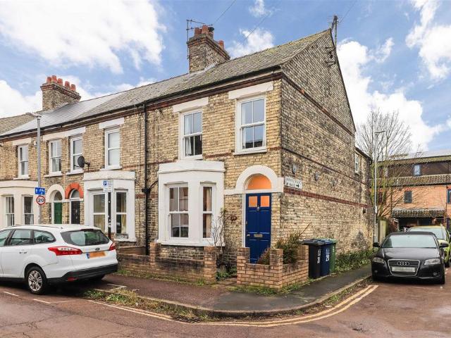 2 bedroom end of terrace house for sale