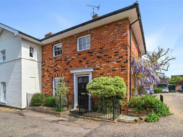 2 bedroom end of terrace house for sale