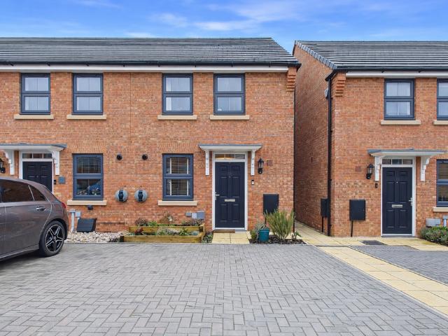 2 bedroom end of terrace house for sale