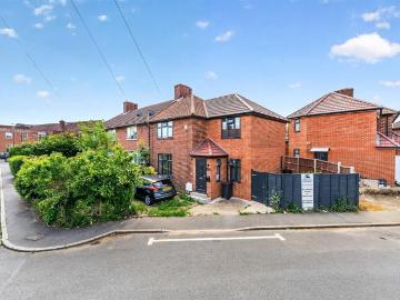 4 bedroom end of terrace house for sale
