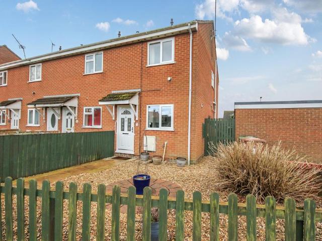 2 bedroom end of terrace house for sale
