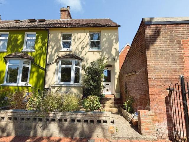 2 bedroom end of terrace house for sale
