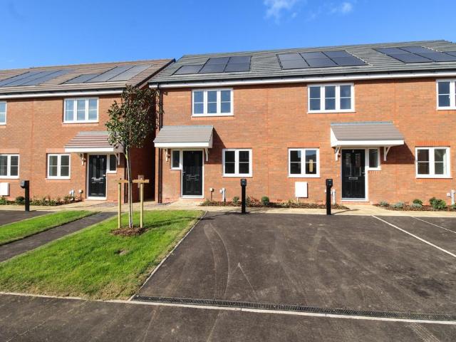 2 bedroom end of terrace house for sale