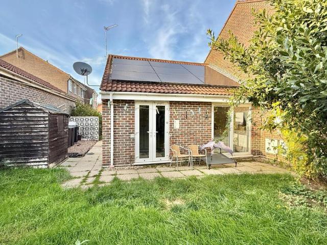 2 bedroom end of terrace house for sale