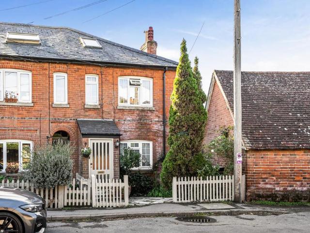 2 bedroom end of terrace house for sale