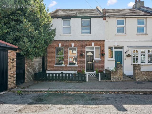 2 bedroom end of terrace house for sale