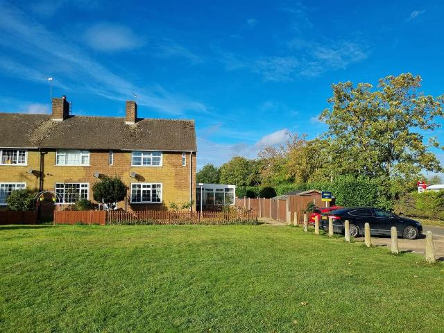 2 bedroom end of terrace house for sale