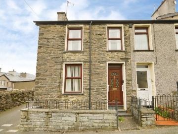 2 bedroom end of terrace house for sale