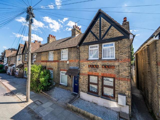2 bedroom end of terrace house for sale