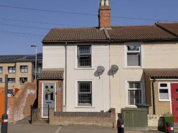 2 bedroom end of terrace house for sale