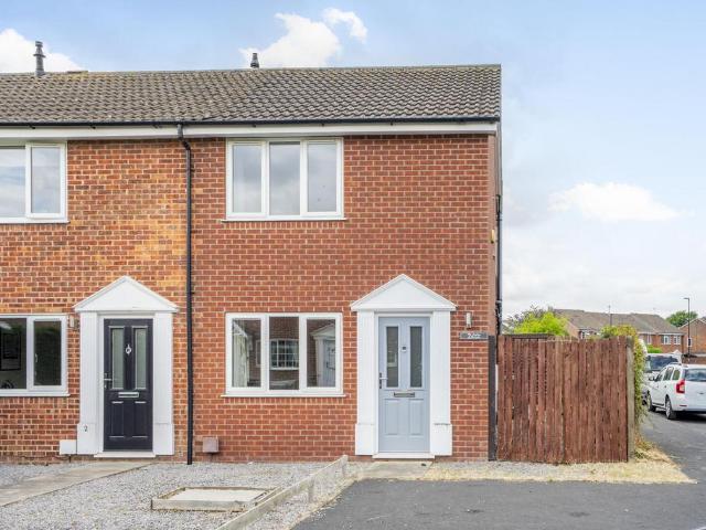 2 bedroom end of terrace house for sale