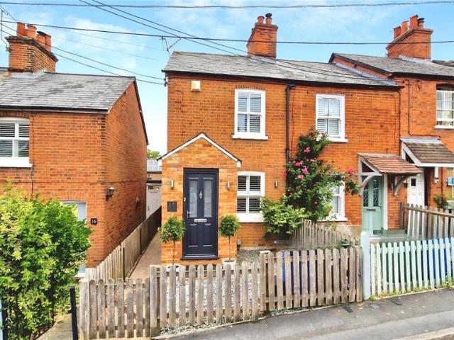 2 bedroom end of terrace house for sale