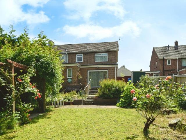 2 bedroom semi detached house for sale