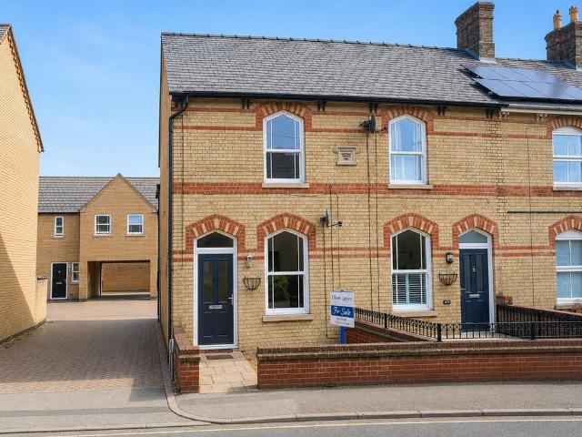 2 bedroom end of terrace house for sale