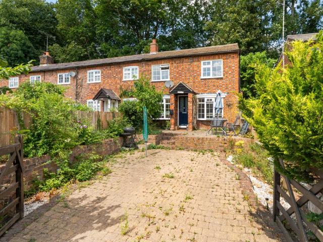 2 bedroom end of terrace house for sale