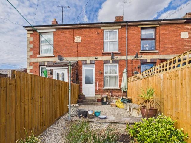 2 bedroom end of terrace house for sale