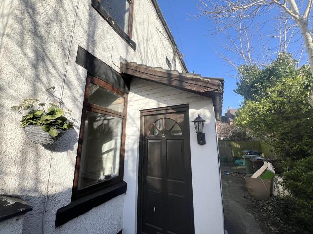 2 bedroom end of terrace house for sale