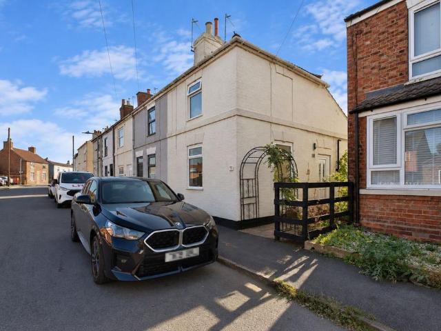 2 bedroom end of terrace house for sale