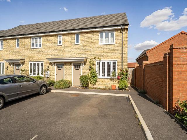 2 bedroom end of terrace house for sale