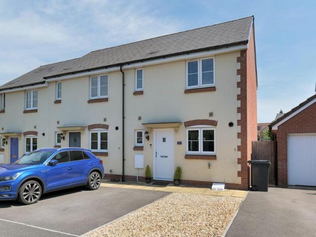 2 bedroom end of terrace house for sale