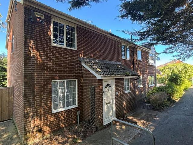 2 bedroom end of terrace house for sale