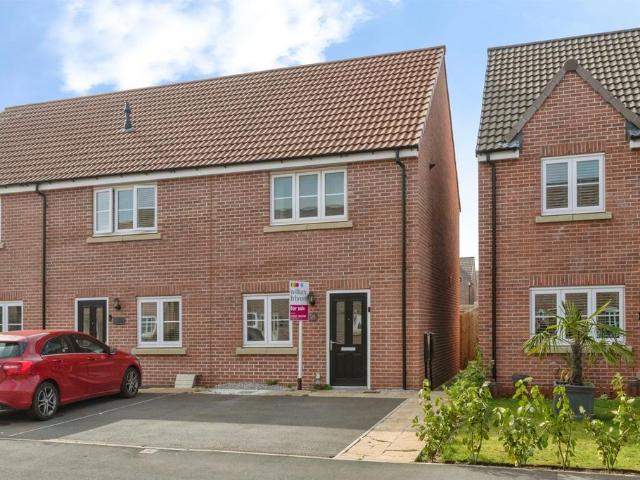 2 bedroom end of terrace house for sale