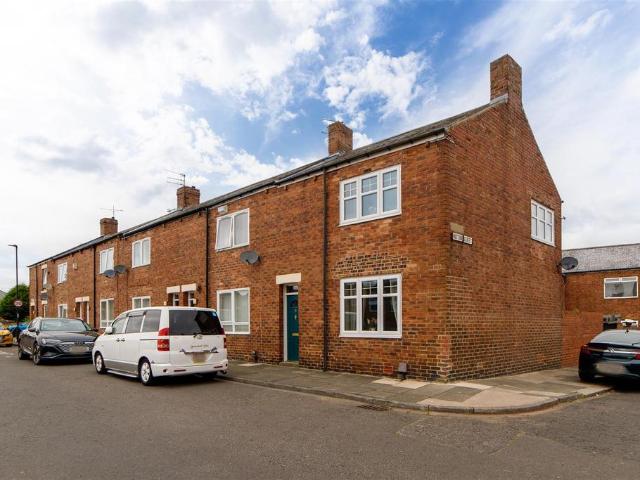 2 bedroom end of terrace house for sale