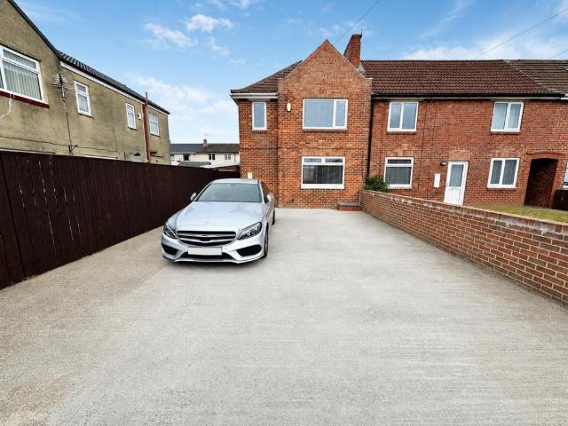 2 bedroom end of terrace house for sale
