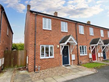2 bedroom terraced house for sale