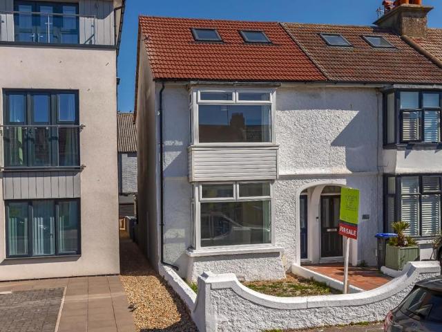 2 bedroom end of terrace house for sale