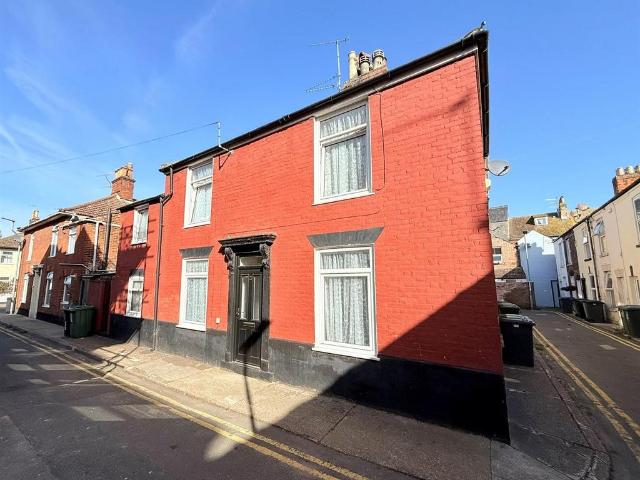 2 bedroom end of terrace house for sale