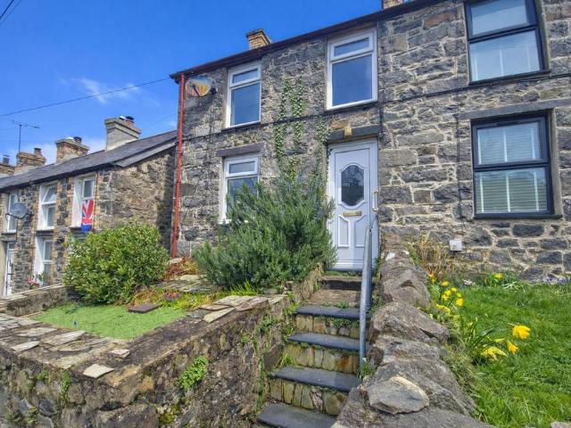 2 bedroom end of terrace house for sale