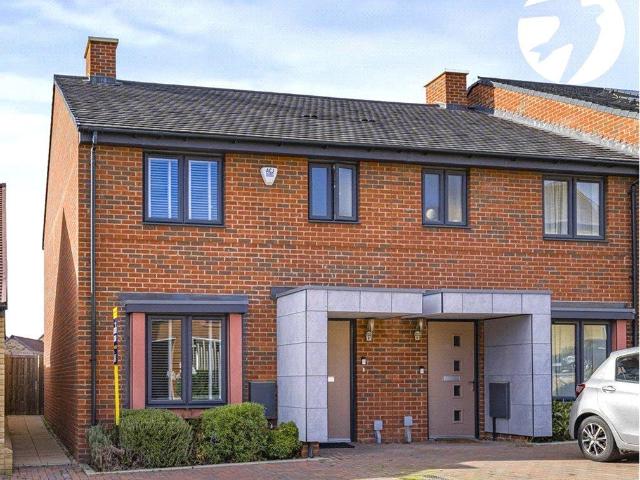 2 bedroom end of terrace house for sale