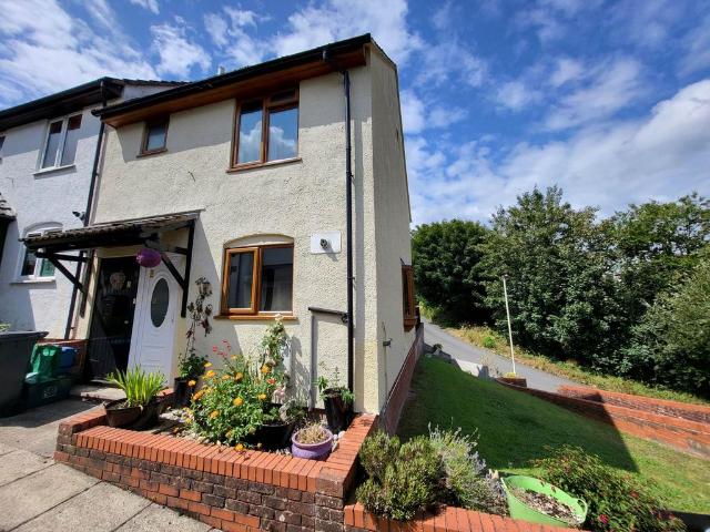 2 bedroom end of terrace house for sale