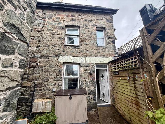2 bedroom end of terrace house for sale