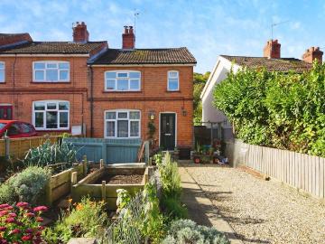 2 bedroom end of terrace house for sale