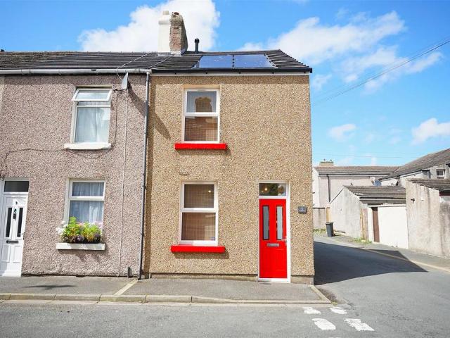 2 bedroom end of terrace house for sale