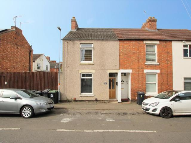 2 bedroom end of terrace house for sale